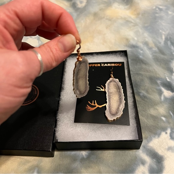 Moose antler earrings handmade Yukon brand new never worn - Picture 6 of 6